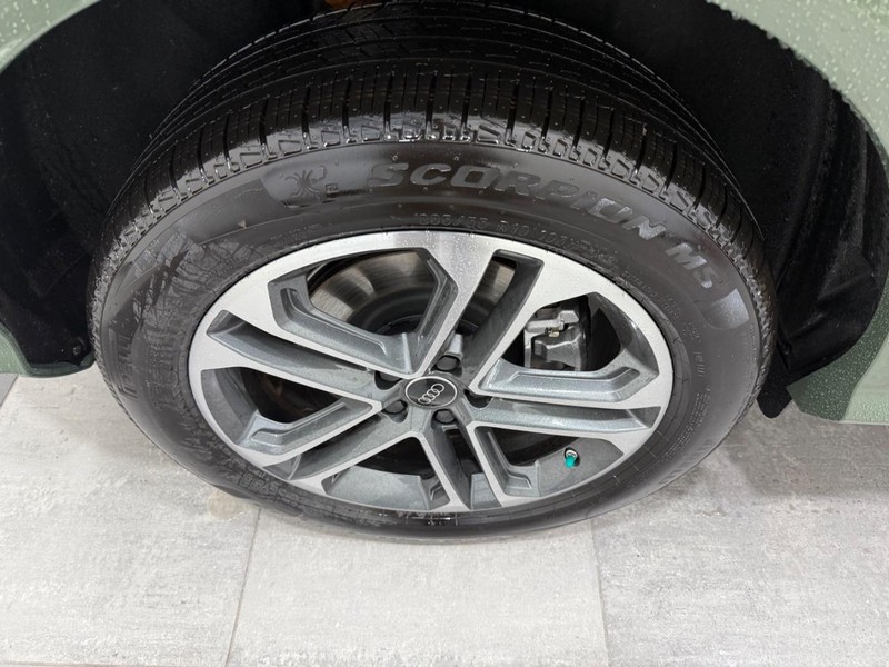 Audi Q5 Vehicle Image 3