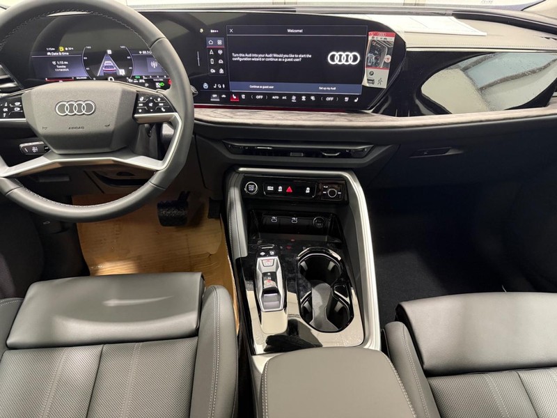 Audi Q5 Vehicle Image 5