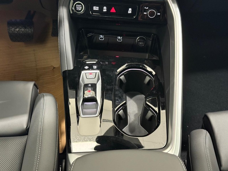 Audi Q5 Vehicle Image 7