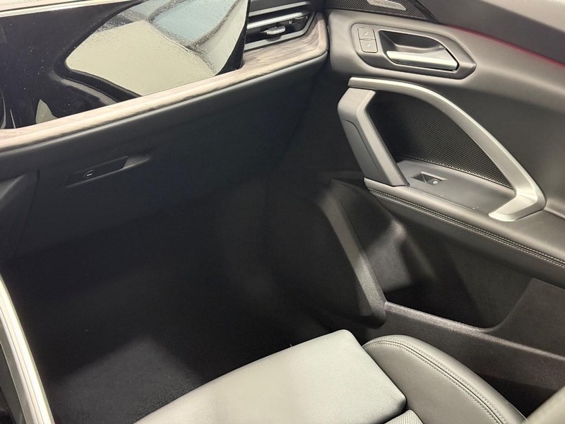 Audi Q5 Vehicle Image 9