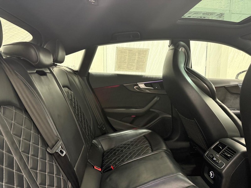 Audi S5 Sportback Vehicle Image 8