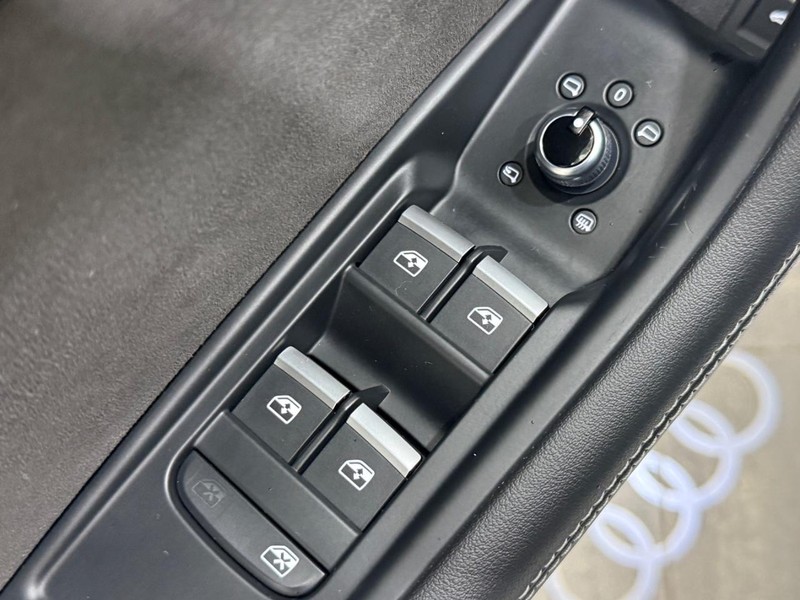 Audi S5 Sportback Vehicle Image 18