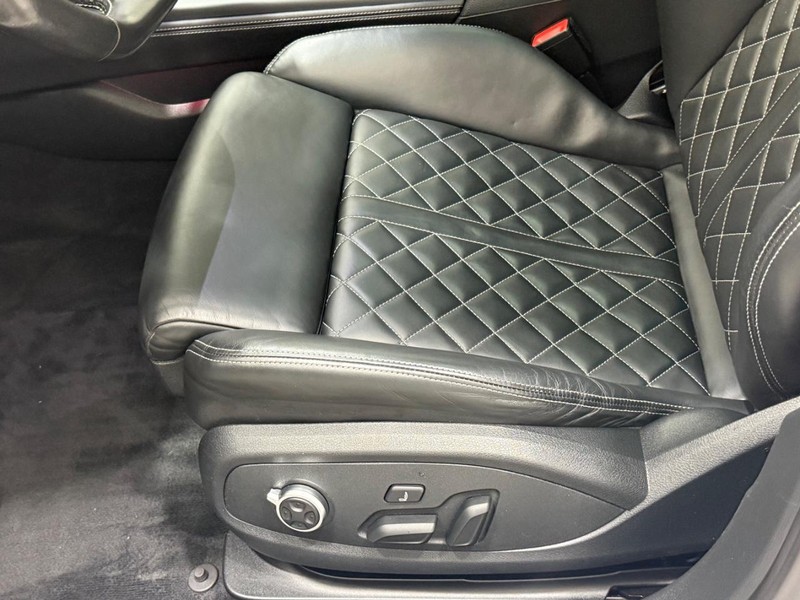 Audi S5 Sportback Vehicle Image 19