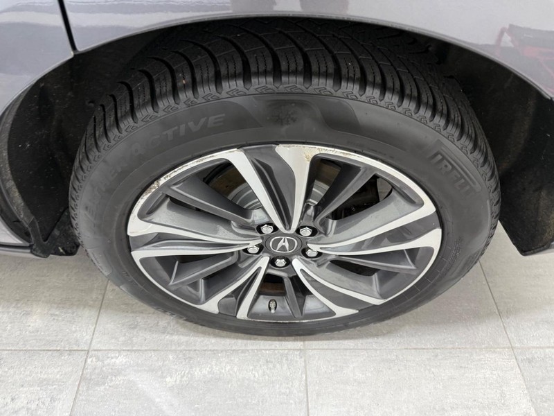 Acura MDX Vehicle Full-screen Gallery Image 05