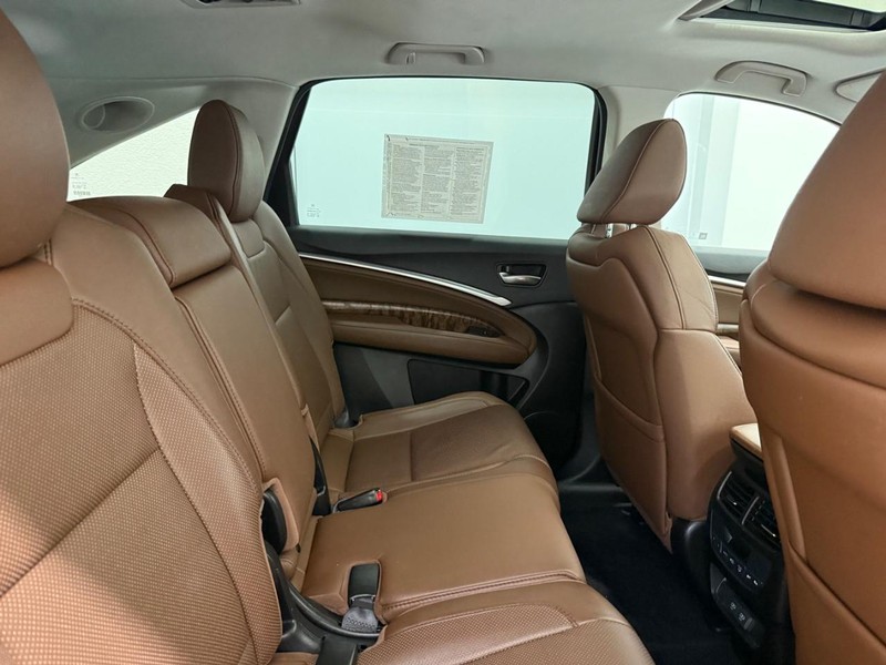 Acura MDX Vehicle Full-screen Gallery Image 08