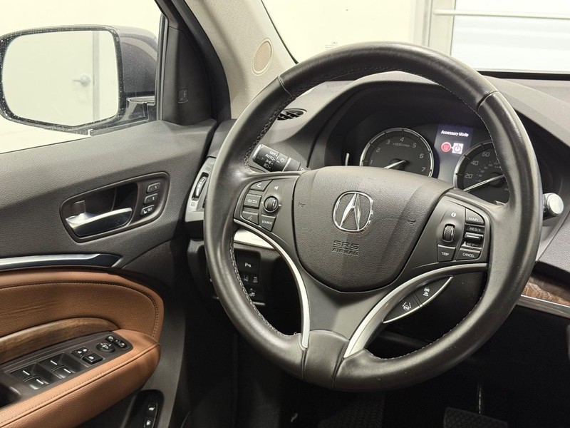 Acura MDX Vehicle Full-screen Gallery Image 12