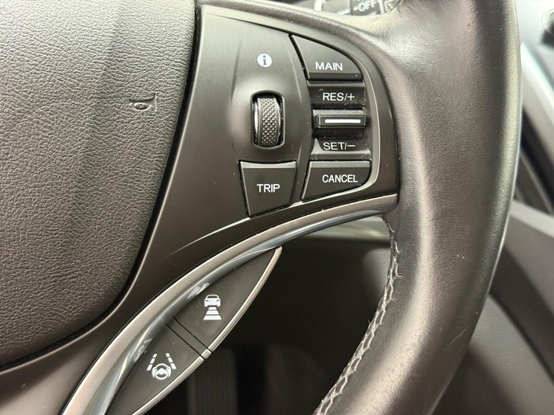 Acura MDX Vehicle Full-screen Gallery Image 16