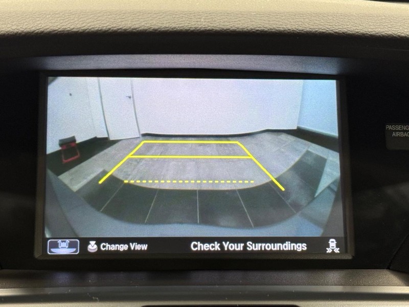 Acura MDX Vehicle Full-screen Gallery Image 18