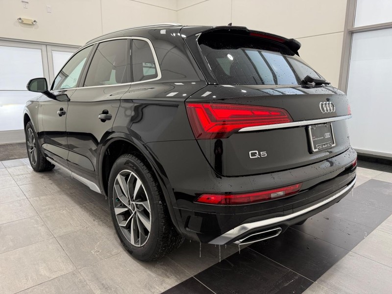 Audi Q5 Vehicle Full-screen Gallery Image 04