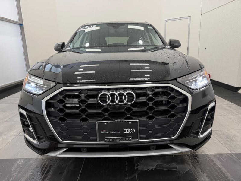 Audi Q5 Vehicle Full-screen Gallery Image 08