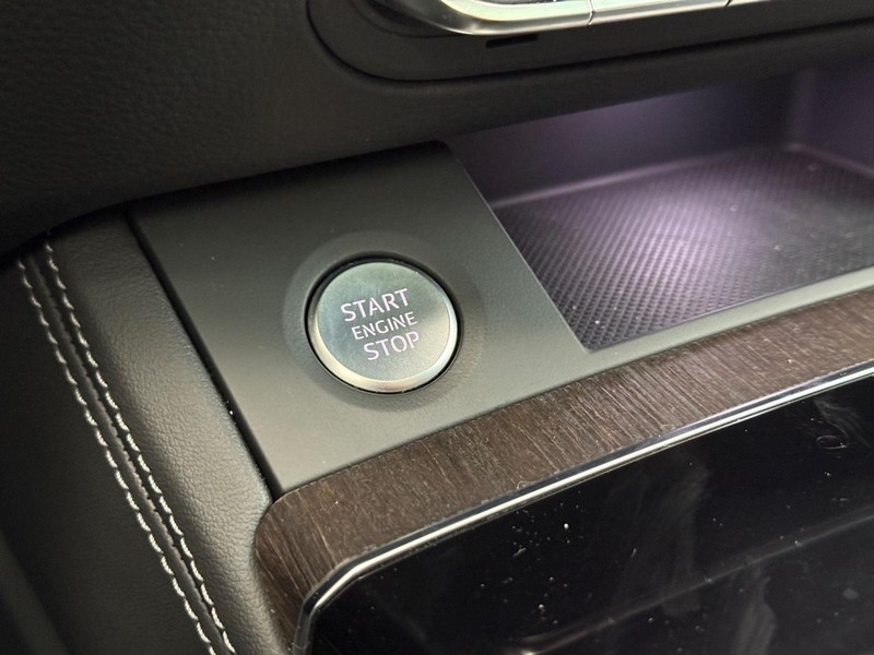 Audi Q5 Vehicle Full-screen Gallery Image 17