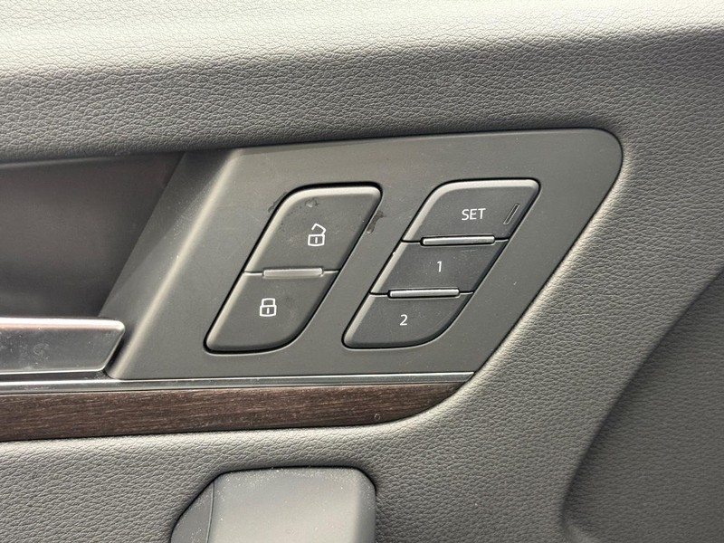 Audi Q5 Vehicle Full-screen Gallery Image 21