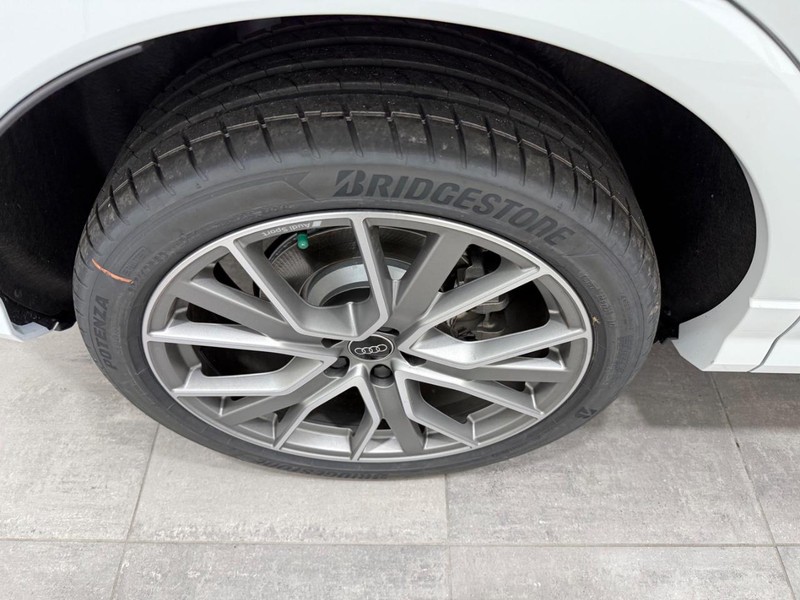 Audi Q3 Vehicle Image 3