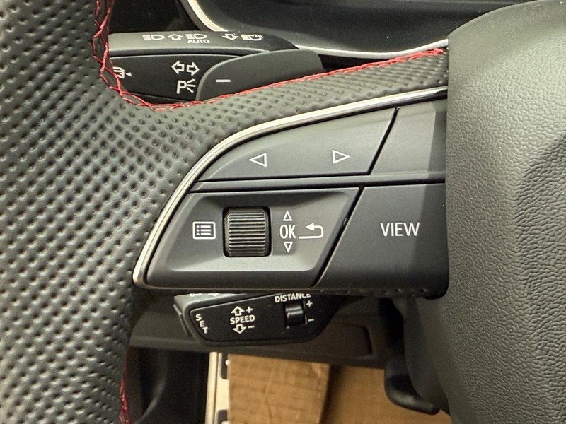 Audi Q3 Vehicle Image 9