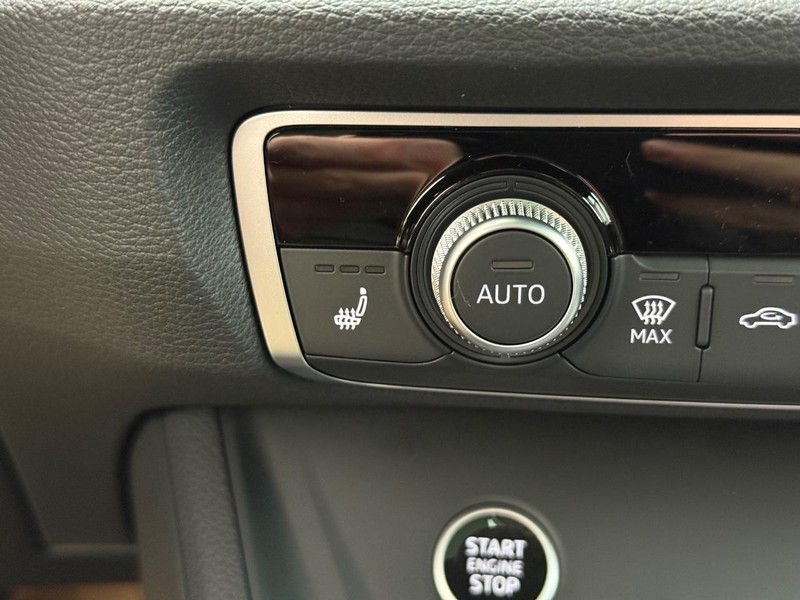 Audi Q3 Vehicle Image 12