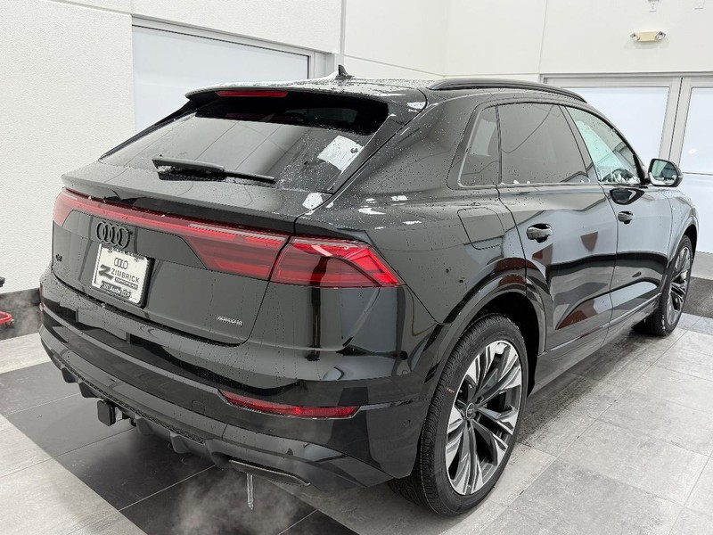 Audi Q8 Vehicle Image 2