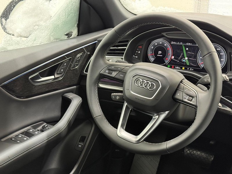 Audi Q8 Vehicle Image 8