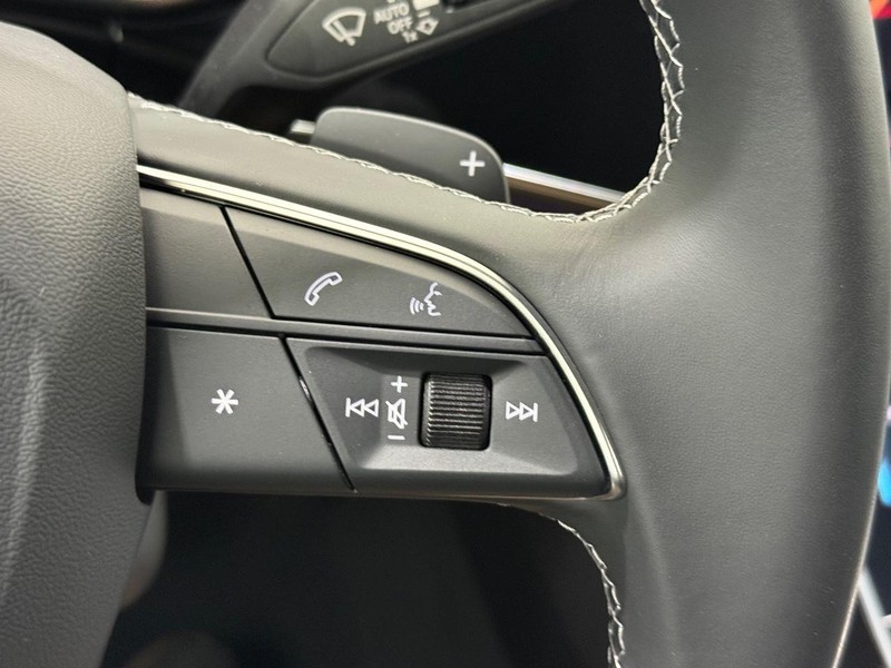 Audi Q8 Vehicle Image 11