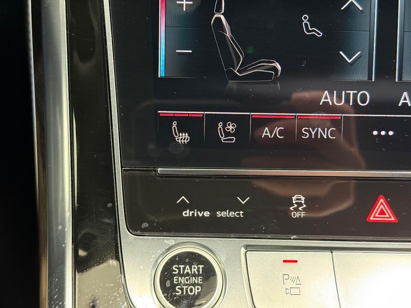 Audi Q8 Vehicle Image 13