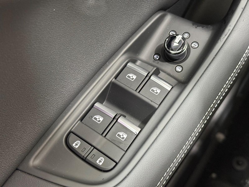 Audi Q8 Vehicle Image 14