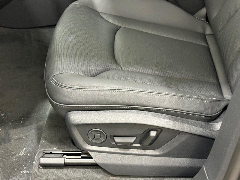 Audi Q8 Vehicle Image 15