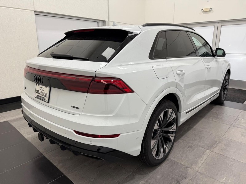 Audi Q8 Vehicle Image 2