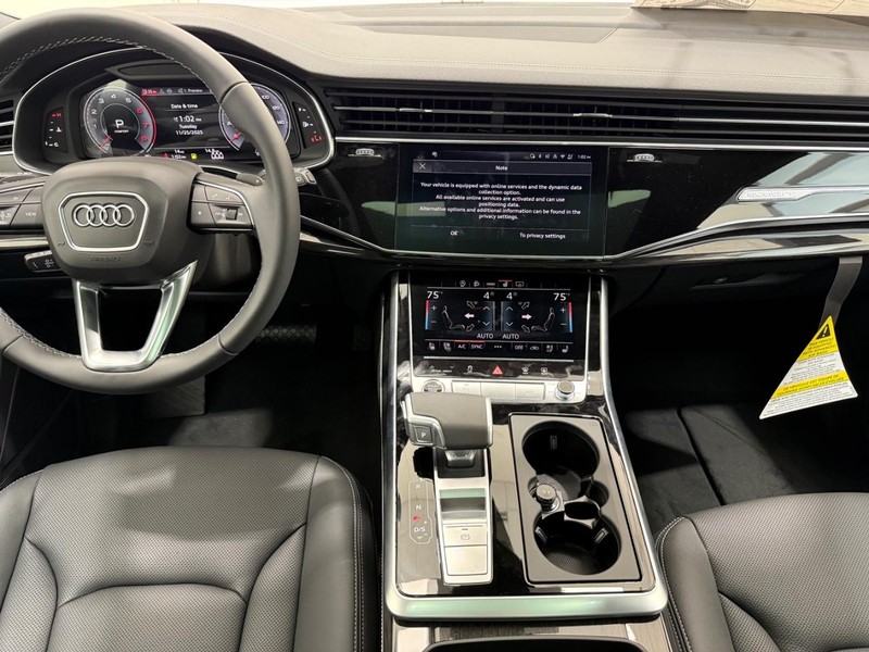 Audi Q8 Vehicle Image 5