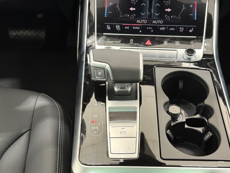 Audi Q8 Vehicle Image 7