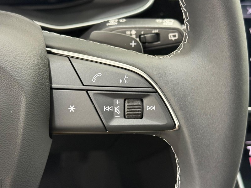 Audi Q8 Vehicle Image 12