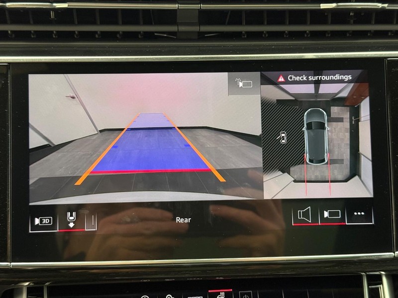 Audi Q8 Vehicle Image 14