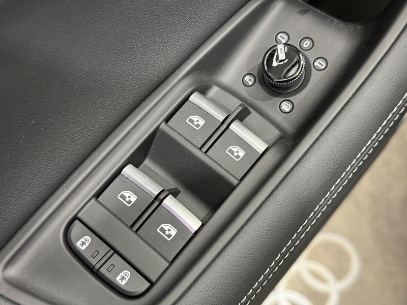 Audi Q8 Vehicle Image 16