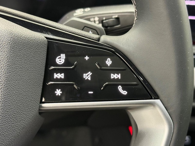 Audi A6 Sedan Vehicle Image 11