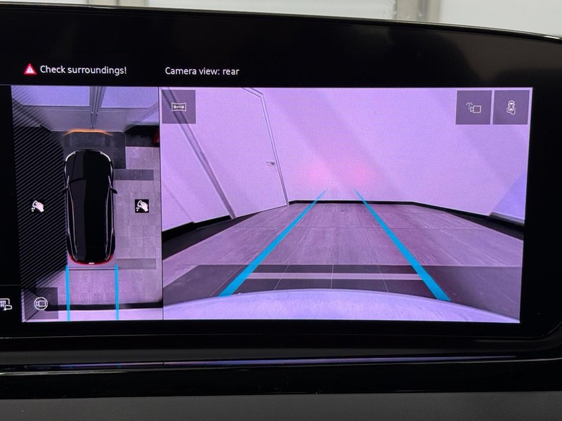 Audi A6 Sedan Vehicle Image 12