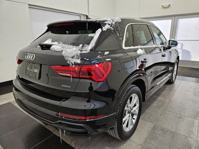 Audi Q3 Vehicle Image 2