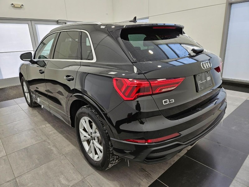 Audi Q3 Vehicle Image 4