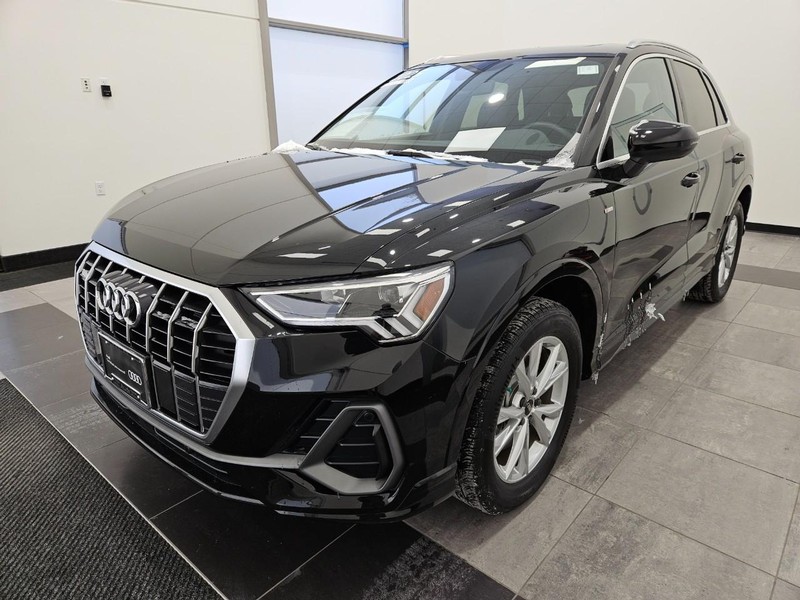 Audi Q3 Vehicle Image 6
