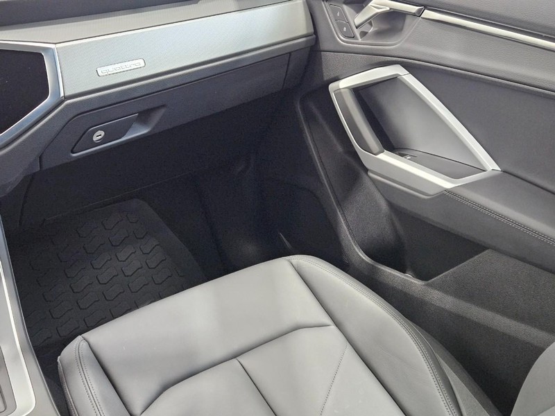 Audi Q3 Vehicle Image 13