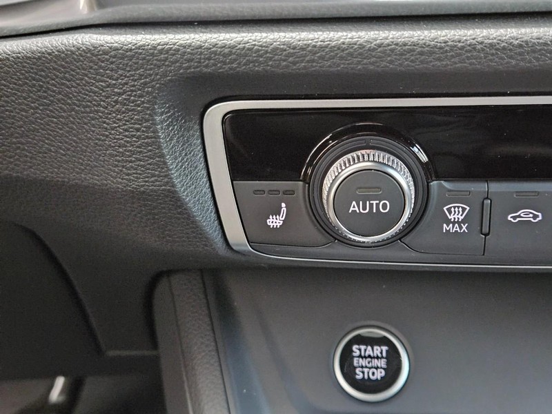 Audi Q3 Vehicle Image 18