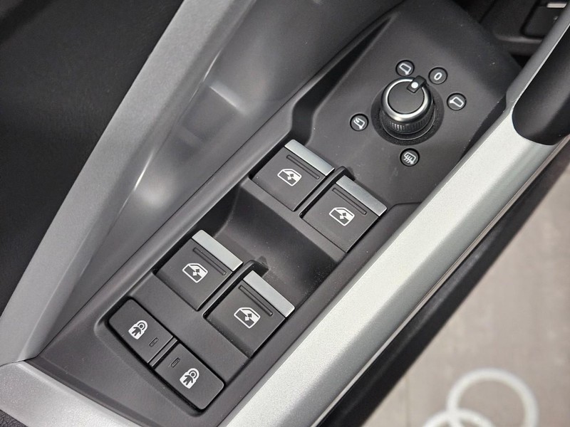 Audi Q3 Vehicle Image 19