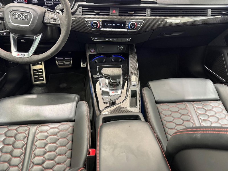 Audi RS 5 Coupe Vehicle Full-screen Gallery Image 09