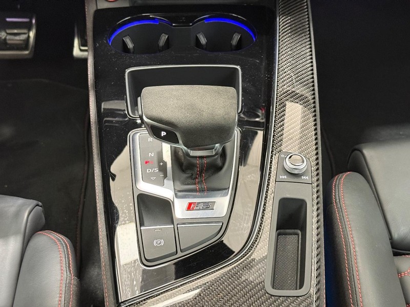 Audi RS 5 Coupe Vehicle Full-screen Gallery Image 11