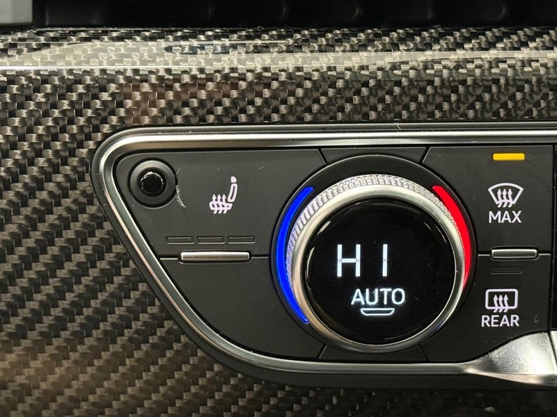 Audi RS 5 Coupe Vehicle Full-screen Gallery Image 17