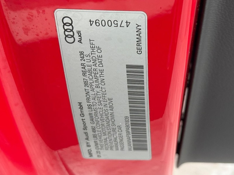 Audi RS 5 Coupe Vehicle Full-screen Gallery Image 21