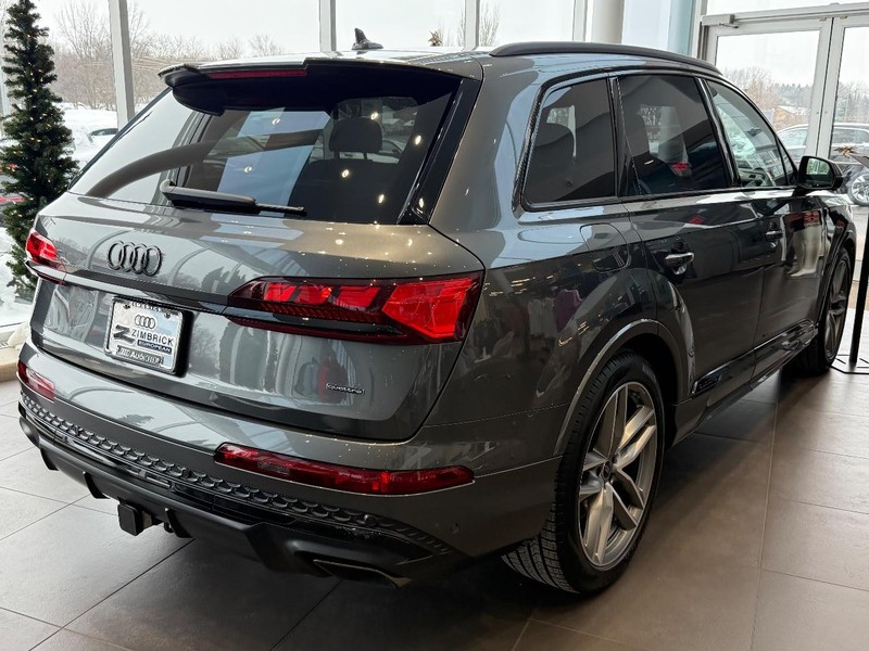 Audi Q7 Vehicle Image 4