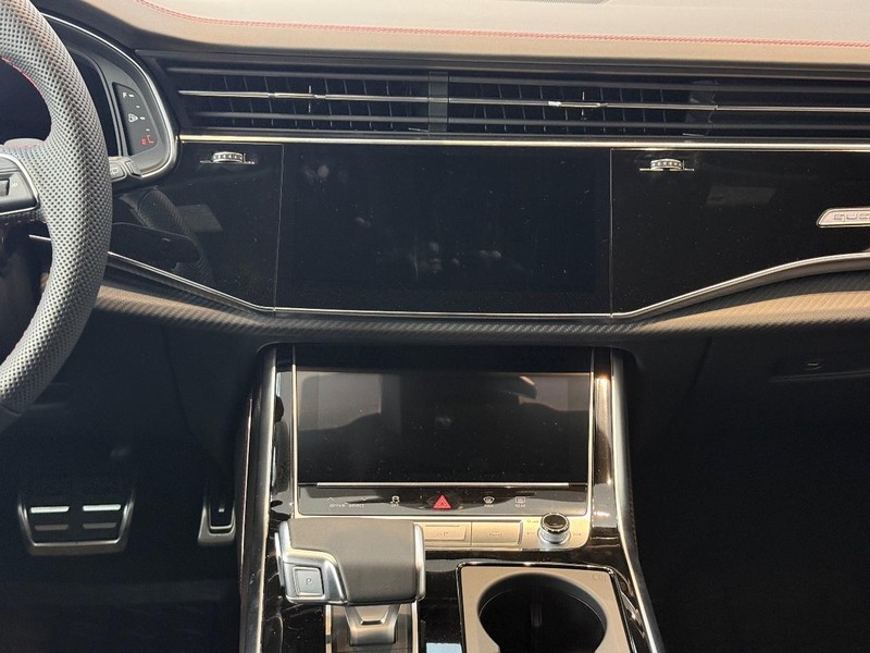 Audi Q7 Vehicle Image 8