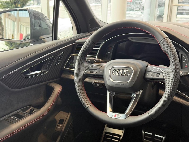 Audi Q7 Vehicle Image 10