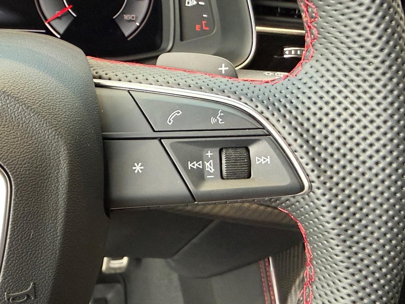 Audi Q7 Vehicle Image 14