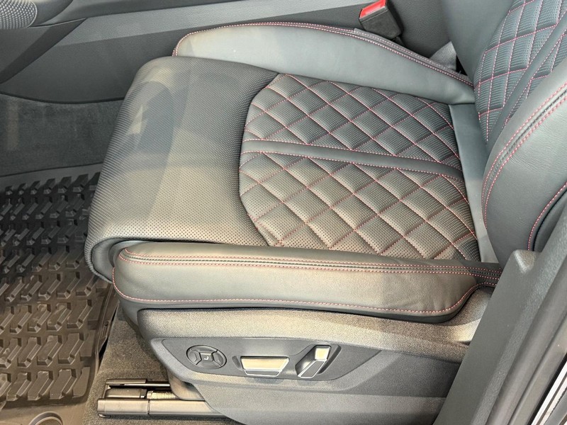 Audi Q7 Vehicle Image 17