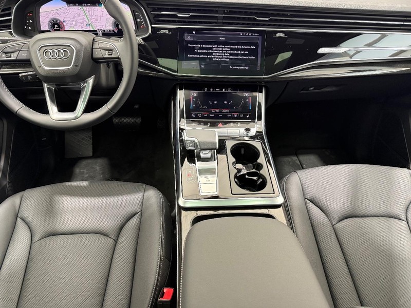 Audi Q7 Vehicle Image 5