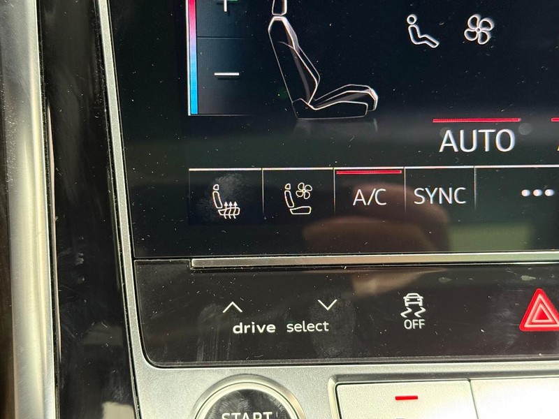 Audi Q7 Vehicle Image 13